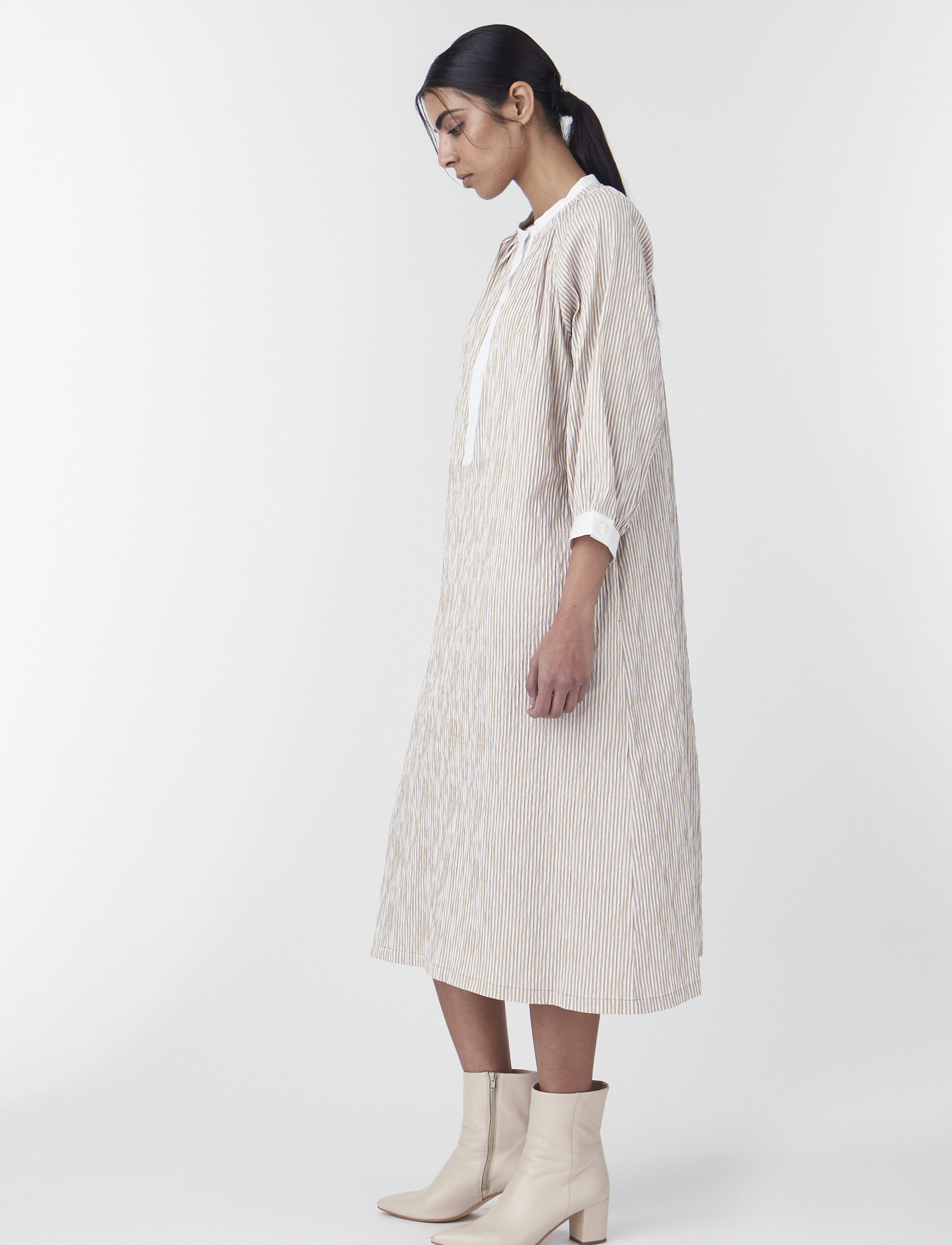 Naja Lauf - DANIELLE DRESS UNEVEN STRIPE - skjortekjoler - beige - 4