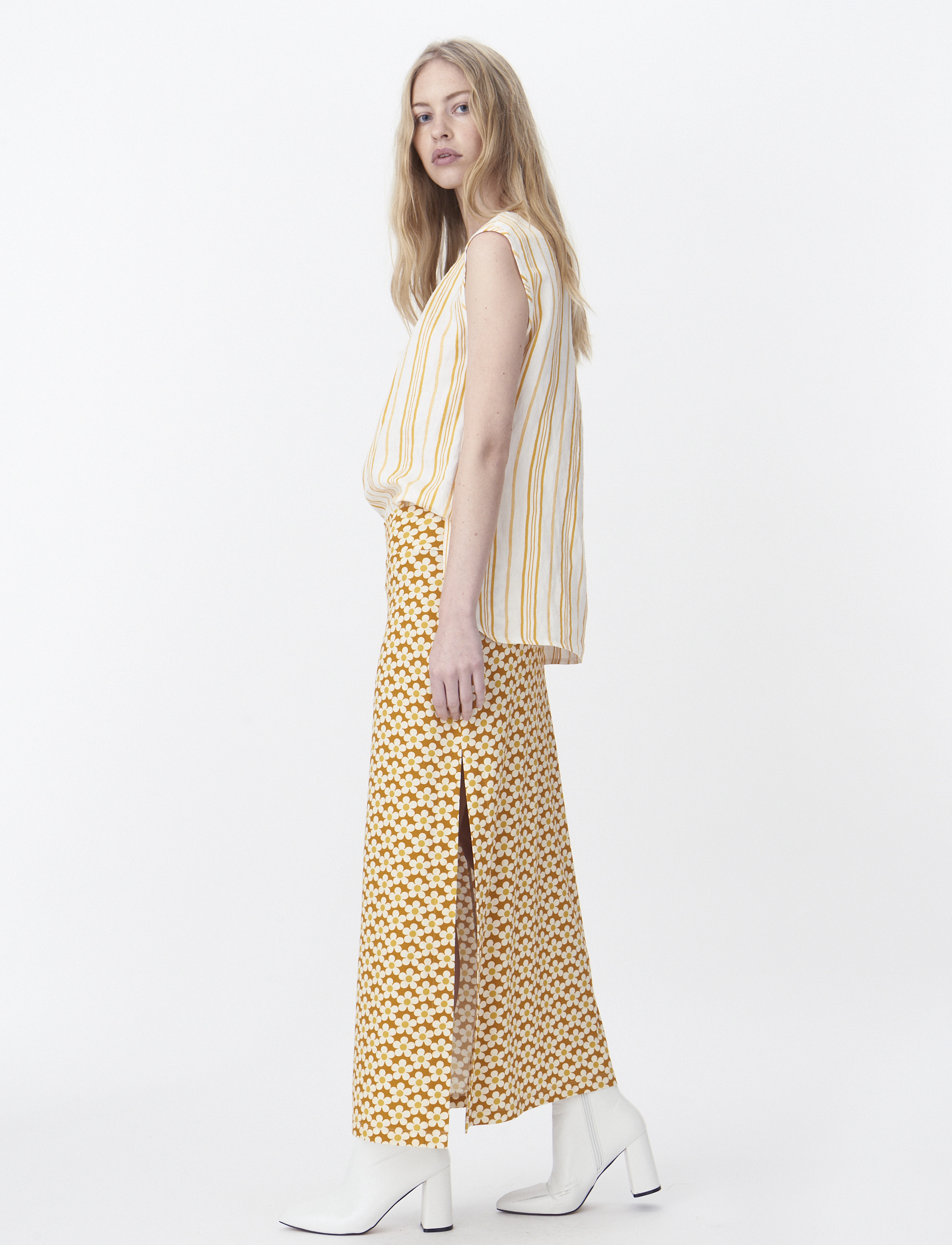 Naja Lauf - COSTA SKIRT FLOWER POP - golden - 3