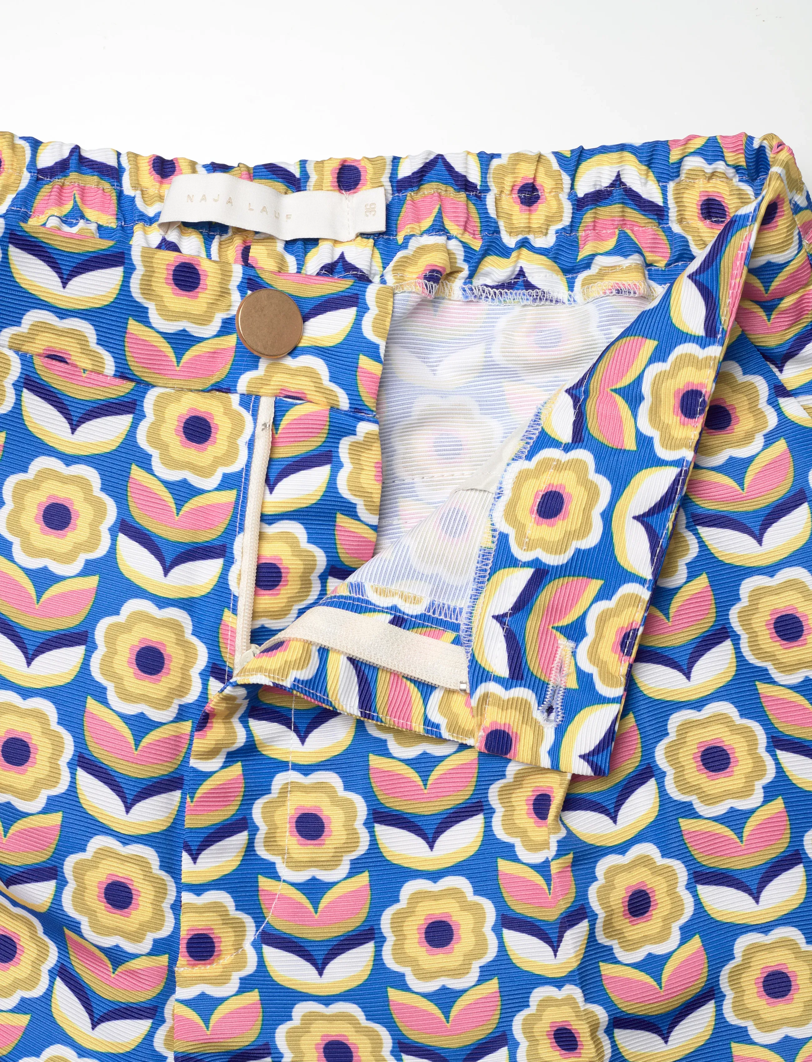 Naja Lauf - ANNICA PANTS RIBBED 60S FLOWERS - slim fit hosen - bright blue - 3