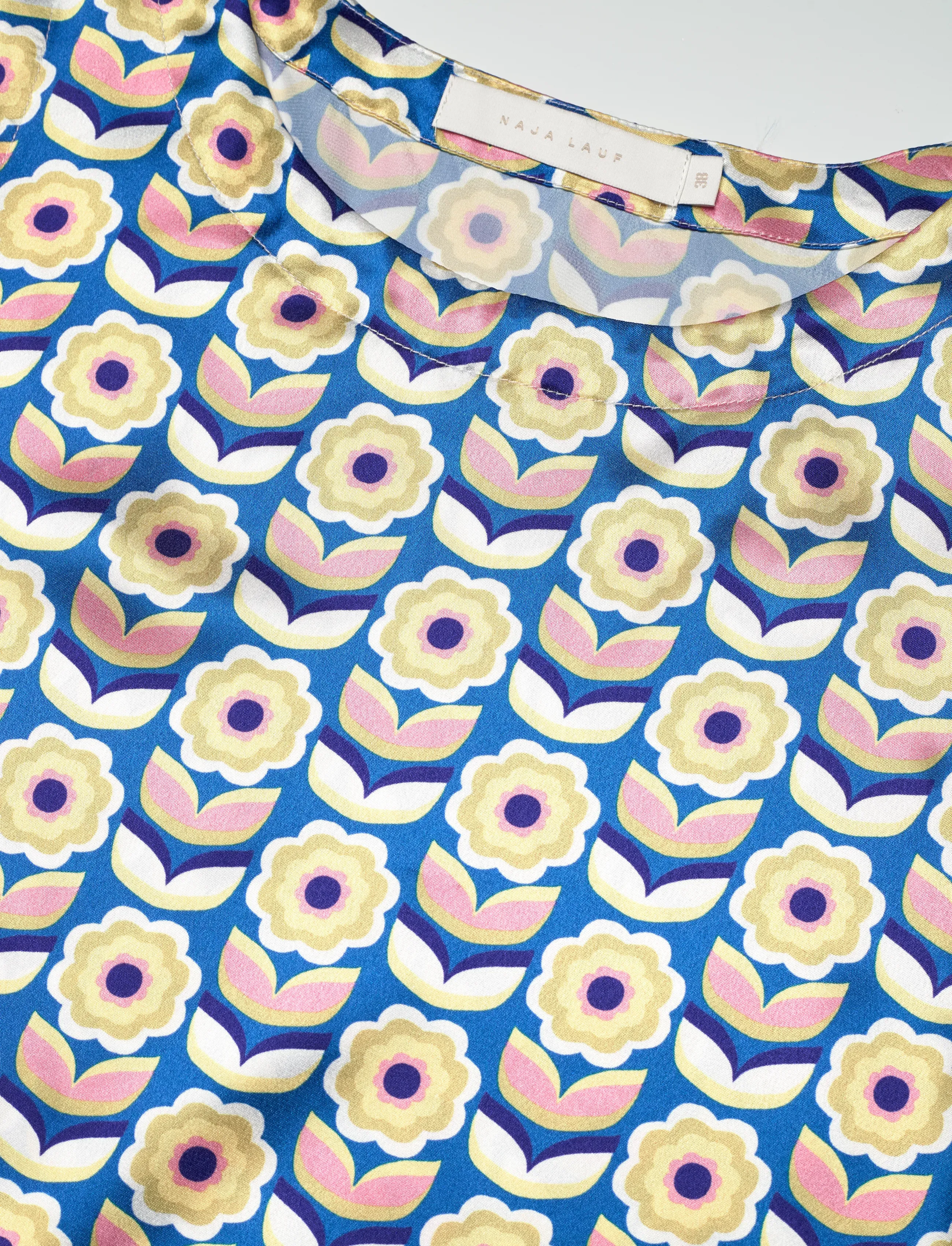 Naja Lauf - PAULETTE DRESS SATEEN 60S FLOWERS - maxi kjoler - bright blue - 2