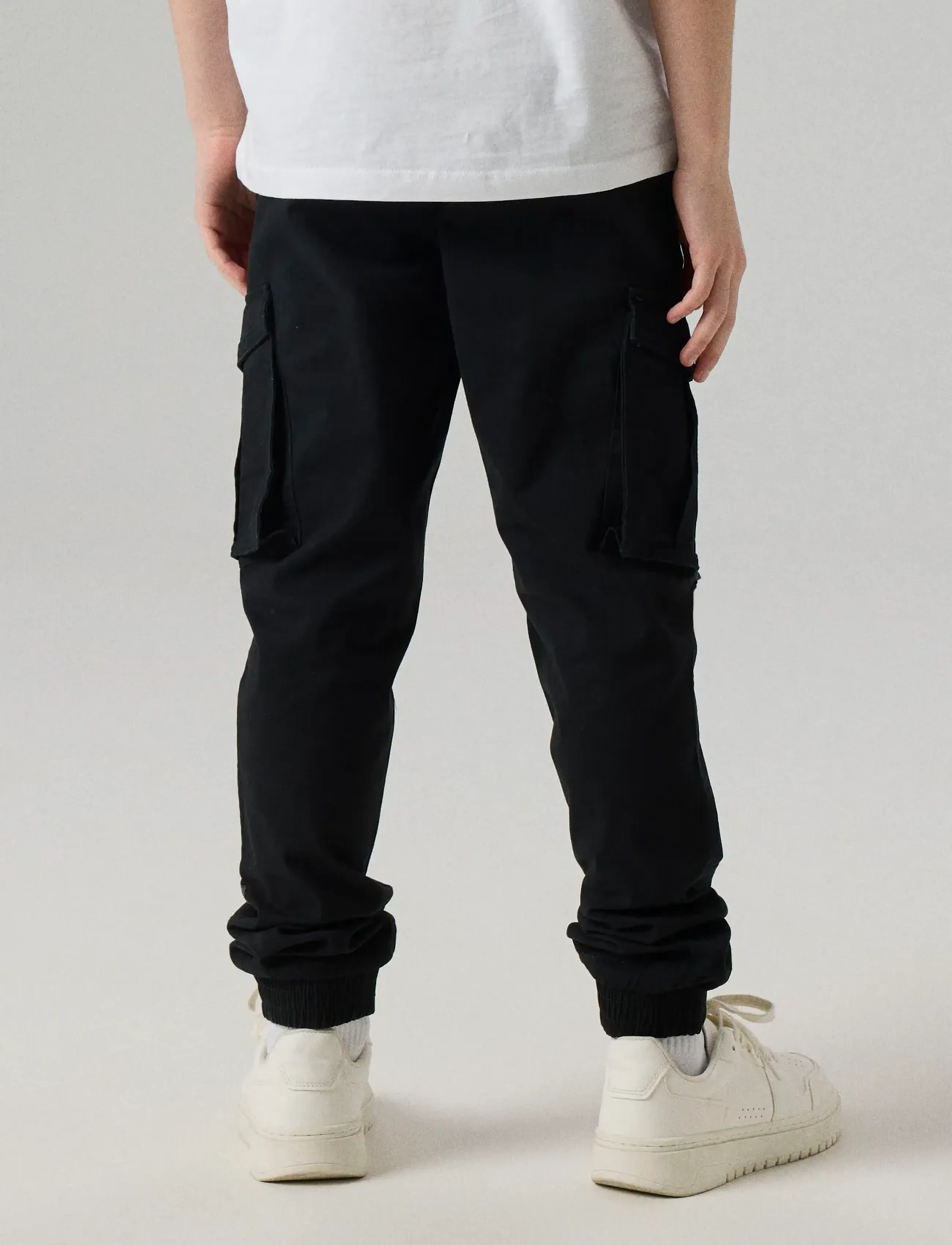 name it - NKMRYAN CARGO R TWI PANT 2222-BA NOOS - cargohosen - black - 5