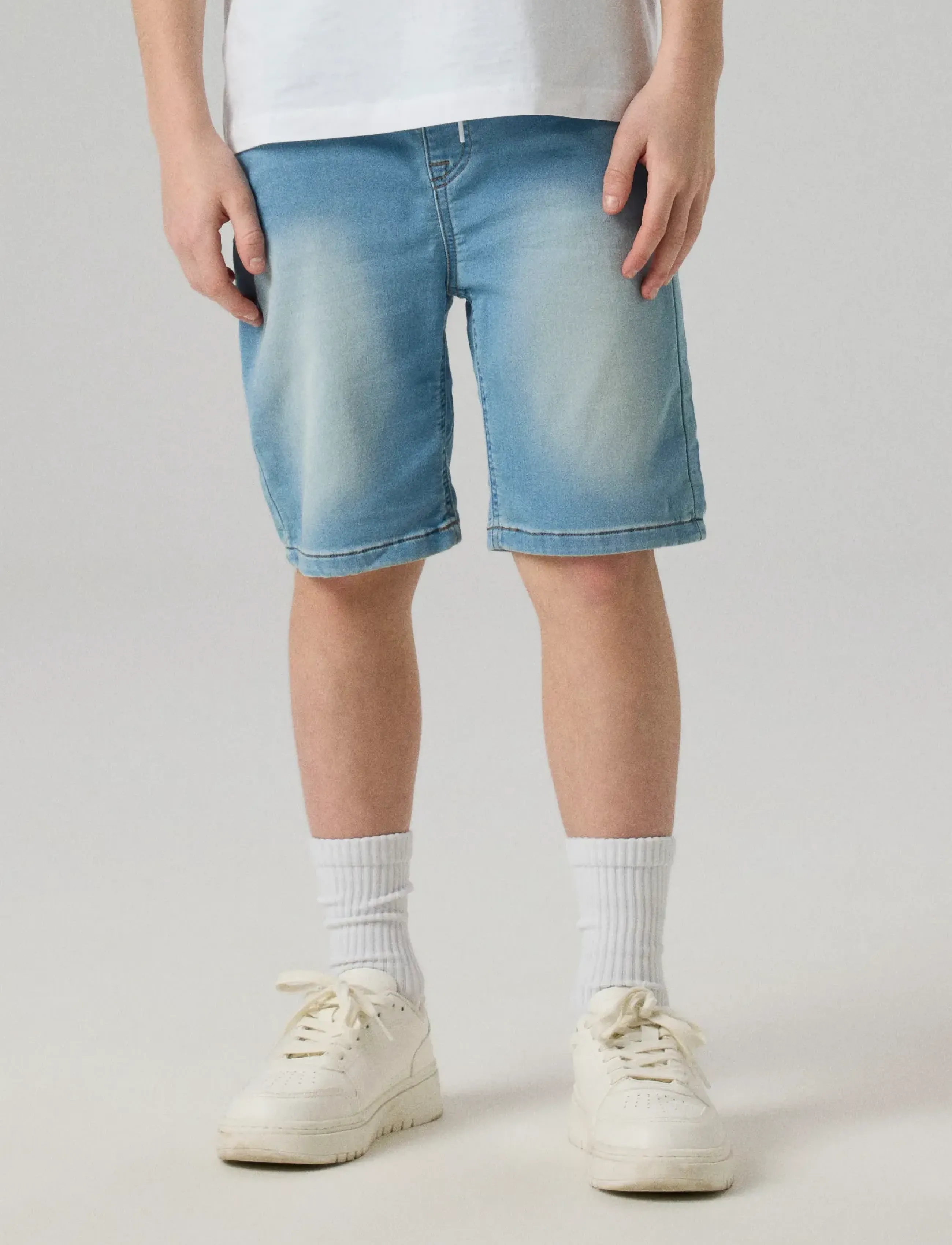 name it - NKMRYAN JOGGER DNM L SHORTS 6300-TH NOOS - jeansshorts - light blue denim - 0