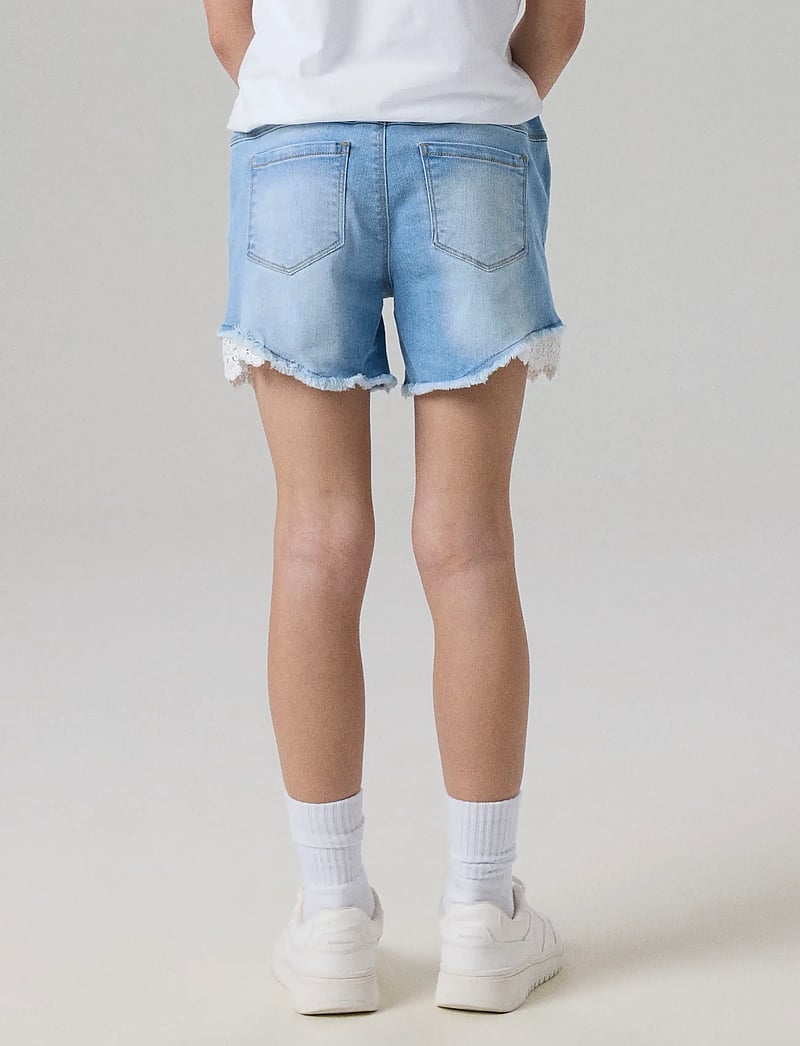 name it - NKFSALLI SLIM DNM SHORTS 5372-HA NOOS - denim shorts - medium blue denim - 5