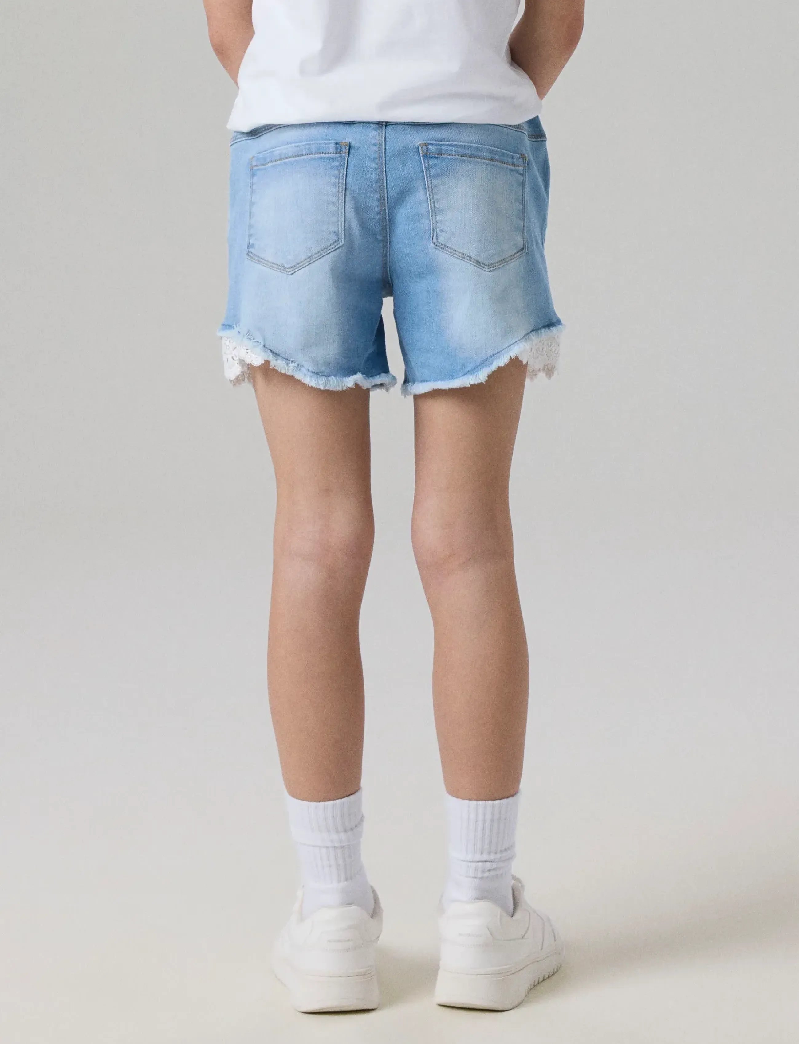 name it - NKFSALLI SLIM DNM SHORTS 5372-HA NOOS - lühikesed teksapüksid - medium blue denim - 5