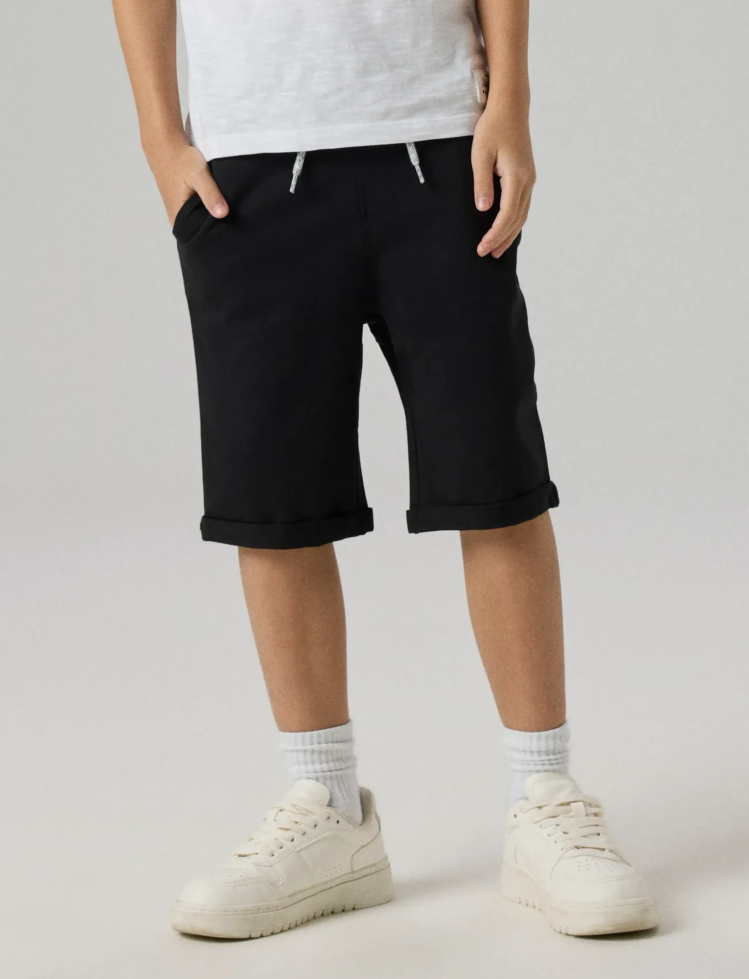 name it NKMVERMO LONG SWE SHORTS UNB F NOOS - Stuttbuxur - BLACK / black