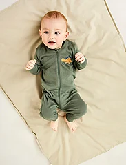 name it - NBMNIGHTSUIT 2P ZIP LAUREL DINO - sovoveraller - laurel wreath - 3