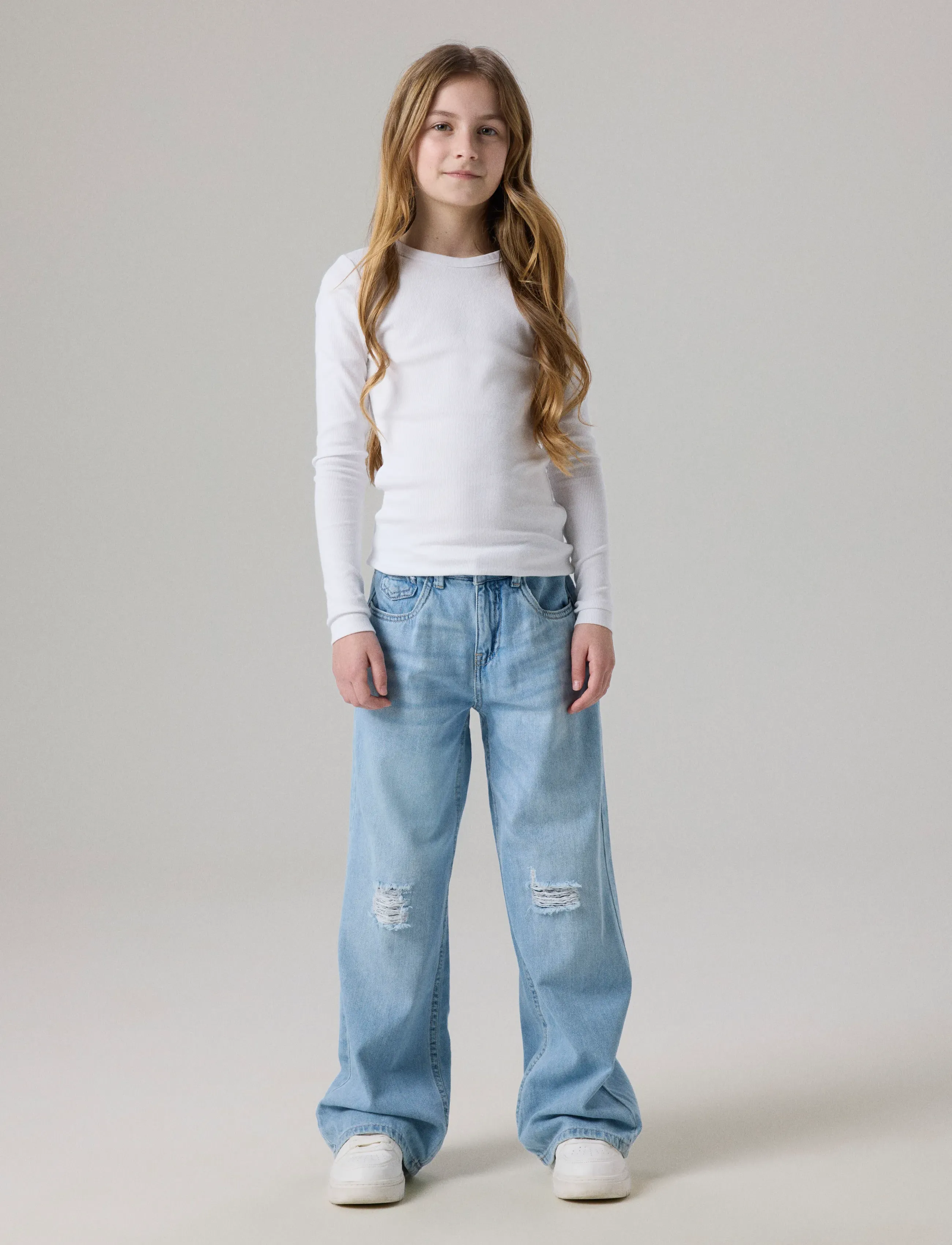 name it - NKFROSE WIDE HW JEANS DESTR 1411-BE NOOS - wide leg jeans - light blue denim - 3