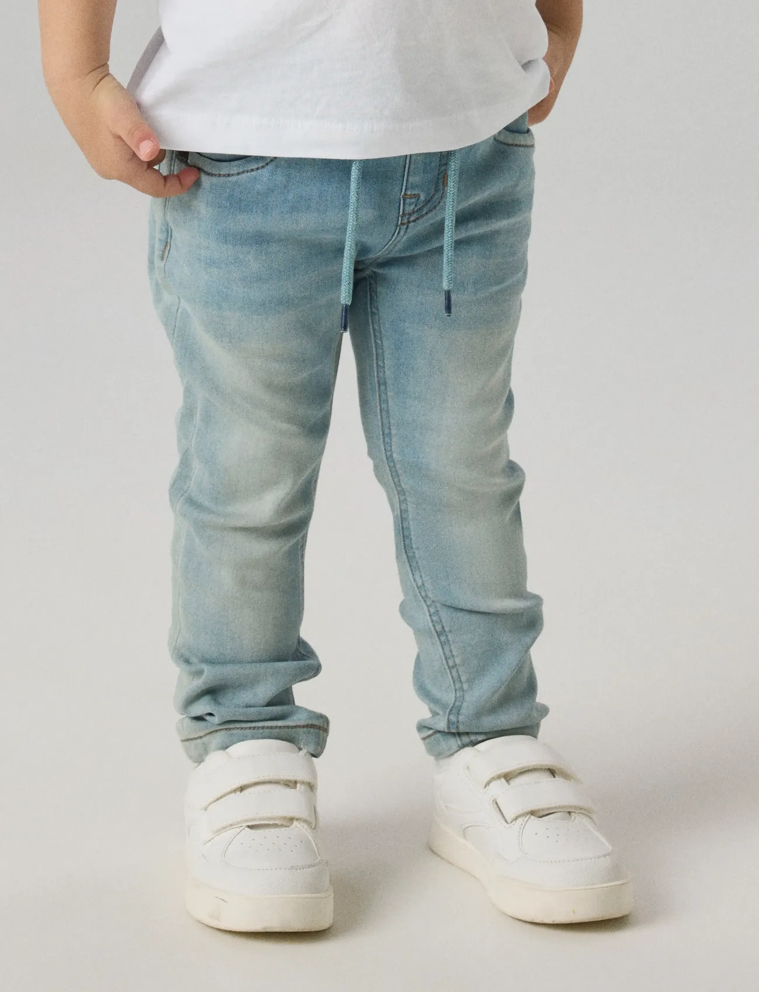 name it - NMMRYAN SLIM SWE JEANS 2472-TH NOOS - regular jeans - light blue denim - 4