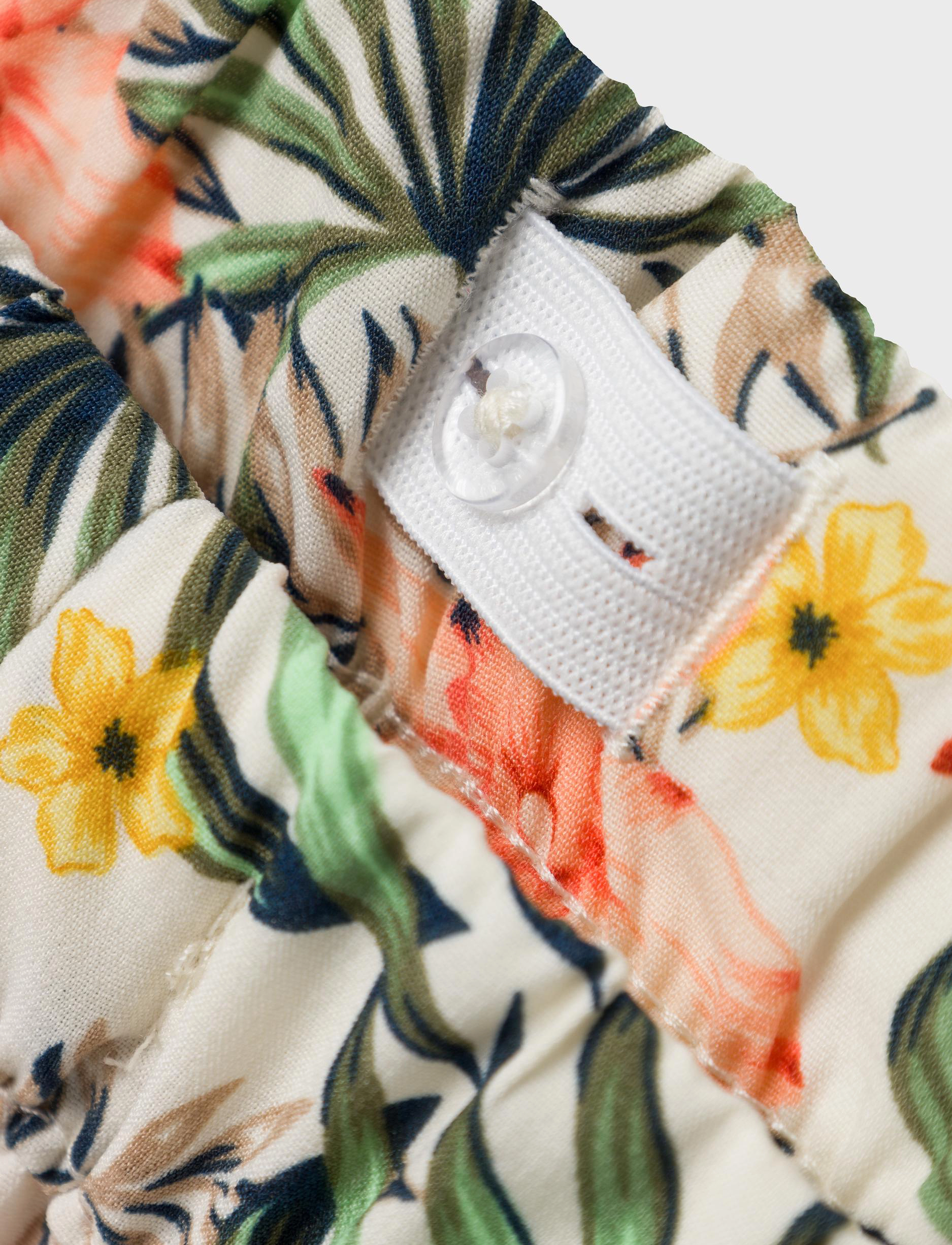name it - NKFVINAYA SHORTS FFFF NOOS - gode sommertilbud - white alyssum - 2