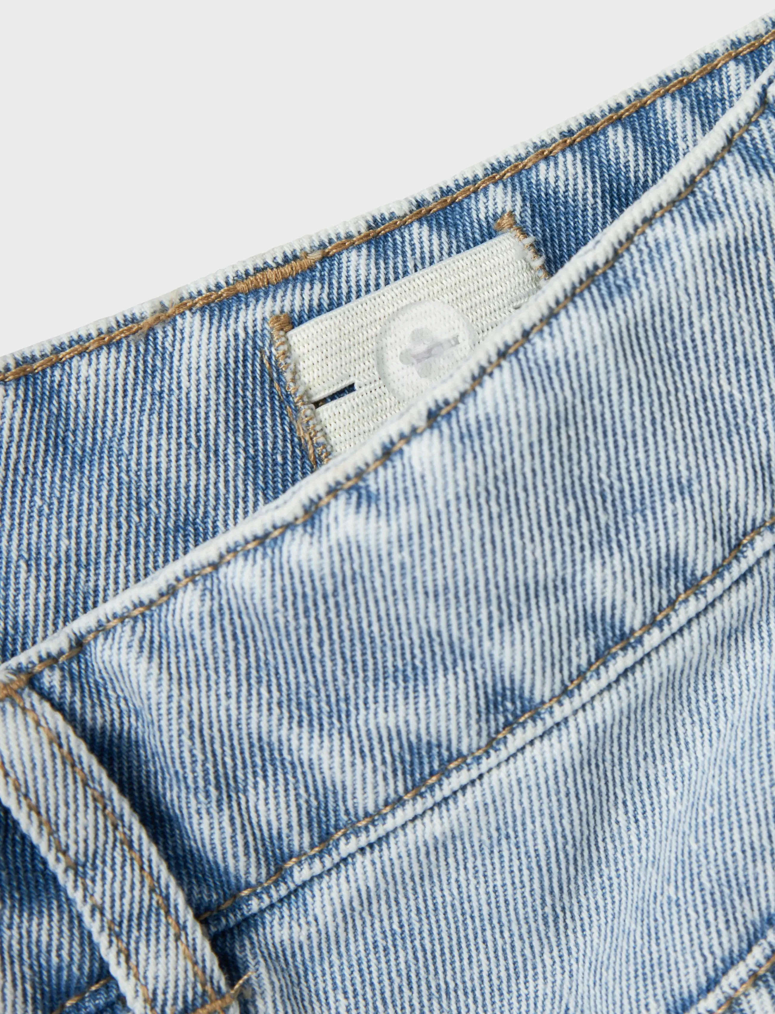 name it - NKFROSE WIDE HW CARGO JEANS 6190-BS NOOS - wide leg jeans - light blue bleached denim - 4