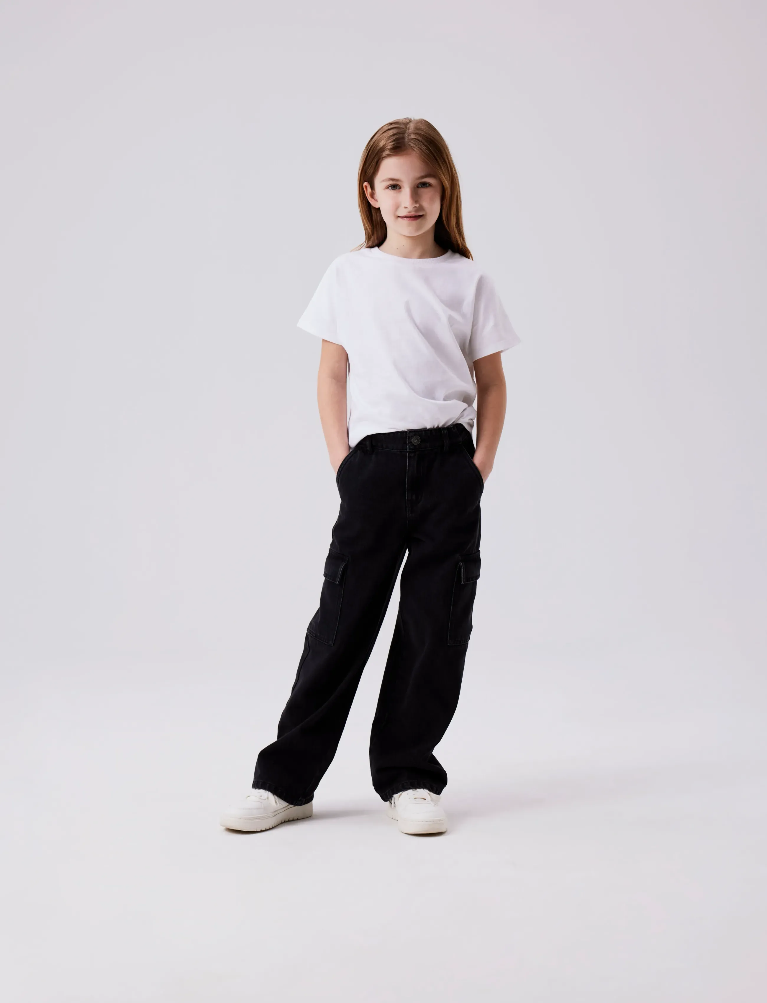 name it - NKFROSE WIDE HW CARGO JEANS 6190-BS NOOS - hosen mit weitem bein - black - 4