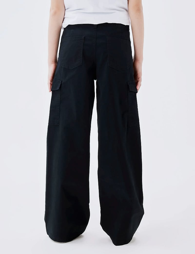 name it - NKFROSE WIDE TWILL CARGO 8108-BA NOOS - cargo pants - black - 4