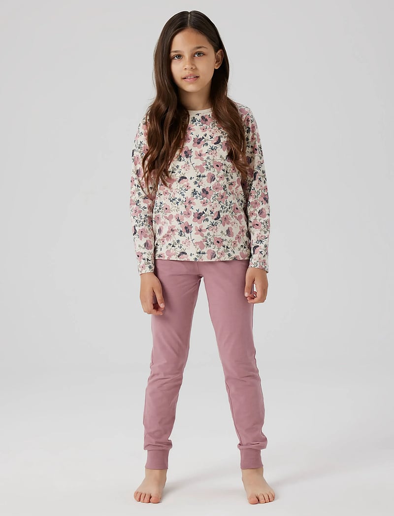 name it - NKFNIGHTSET NOSTALGIA FLOWER NOOS - pyjamasset - nostalgia rose - 0