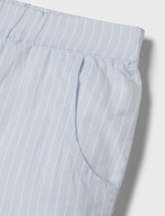name it - NMFFESINNE SHORTS - sweat shorts - chambray blue - 4