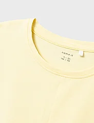 name it - NKFDINAS SS NREG SHORT TOP - kortärmade t-shirts - pastel yellow - 2