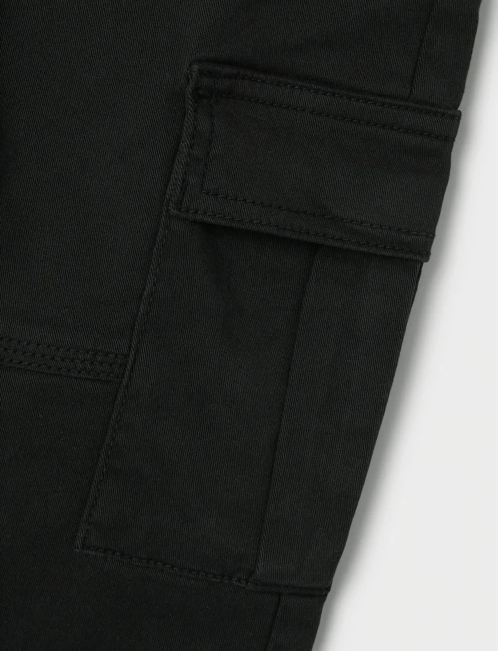 name it - NKMRYAN ST TWI CARGO PANT 5720-OT NOOS - cargo pants - black - 2
