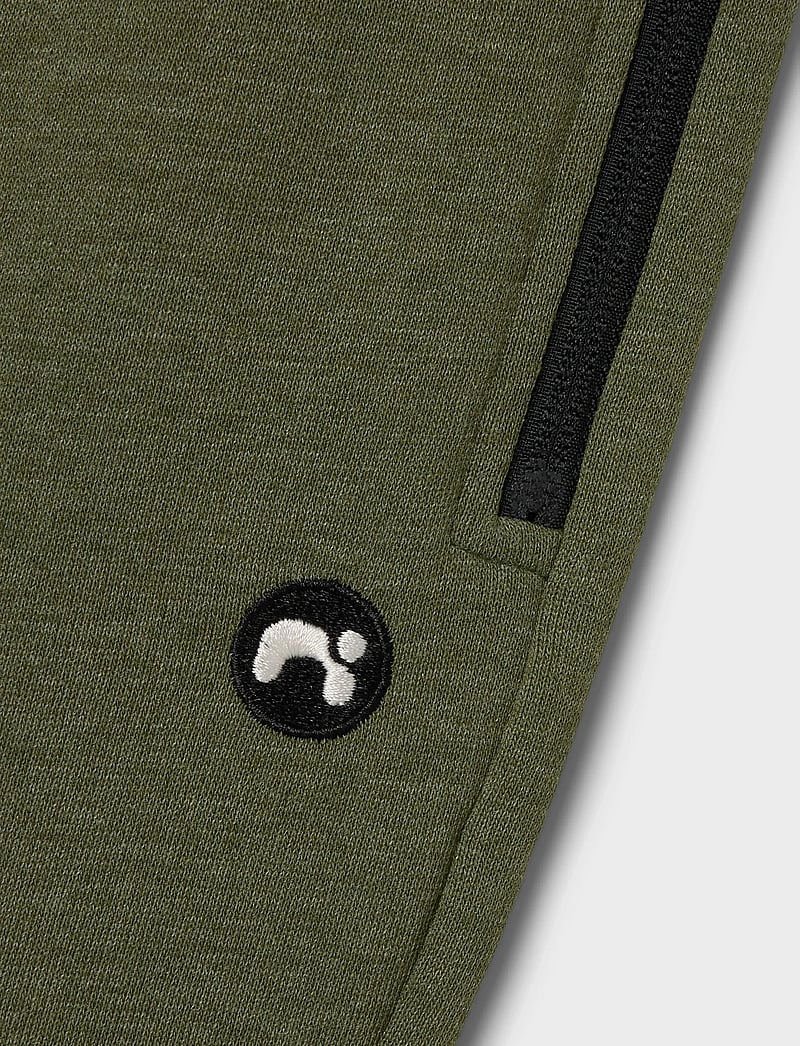 name it - NKMVIMO SWE SHORTS UNB NOOS - sweatshorts - rifle green - 2