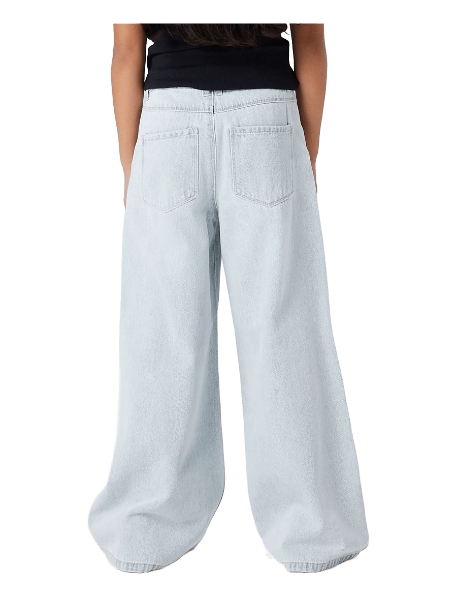 name it - NKFBELLA SKATER XWIDE JEANS 3111-ZA NOOS - laiad teksad - light blue bleached denim - 3