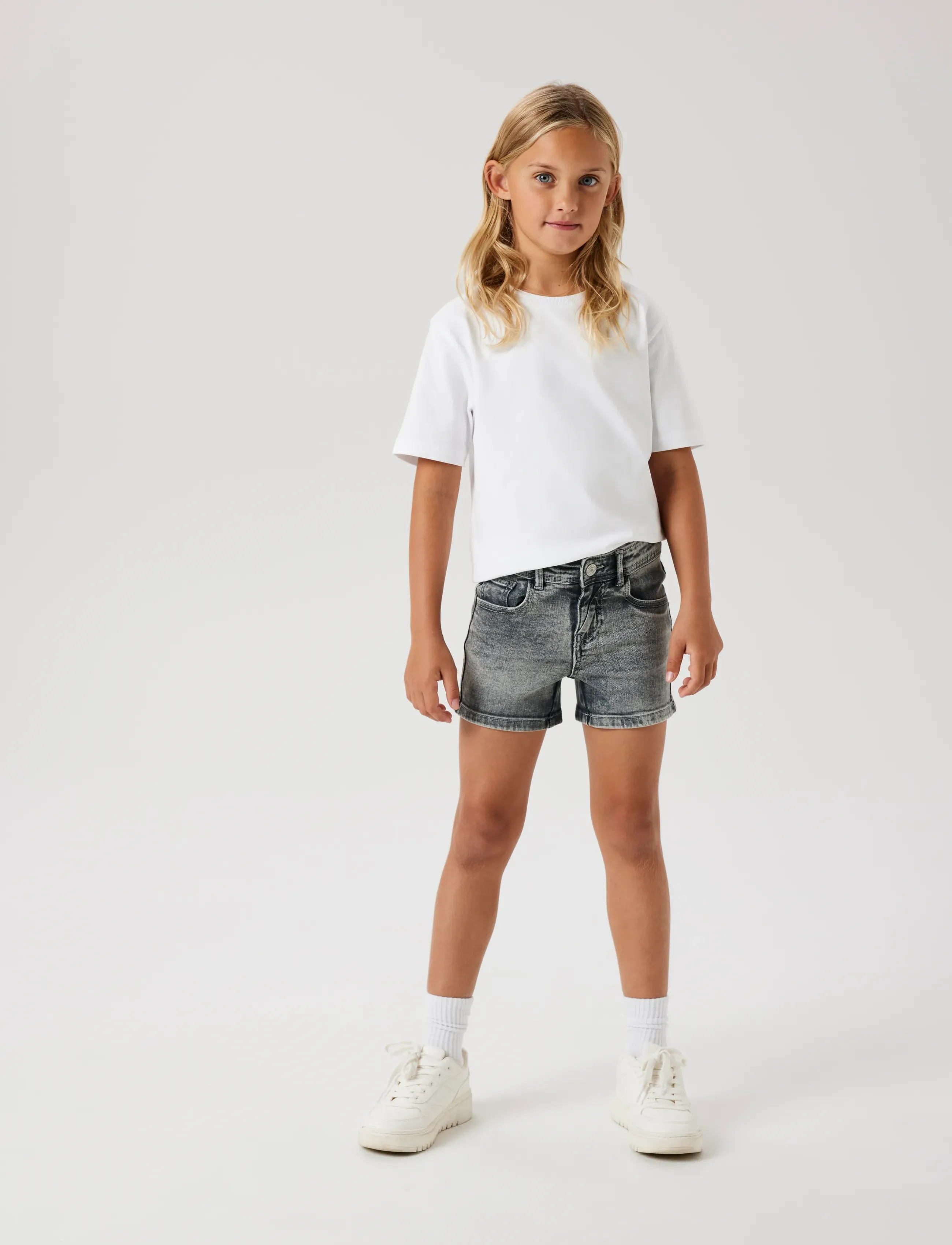 name it - NKFSALLI SLIM DNM SHORTS 5266-AU NOOS - jeansshorts - light grey denim - 4