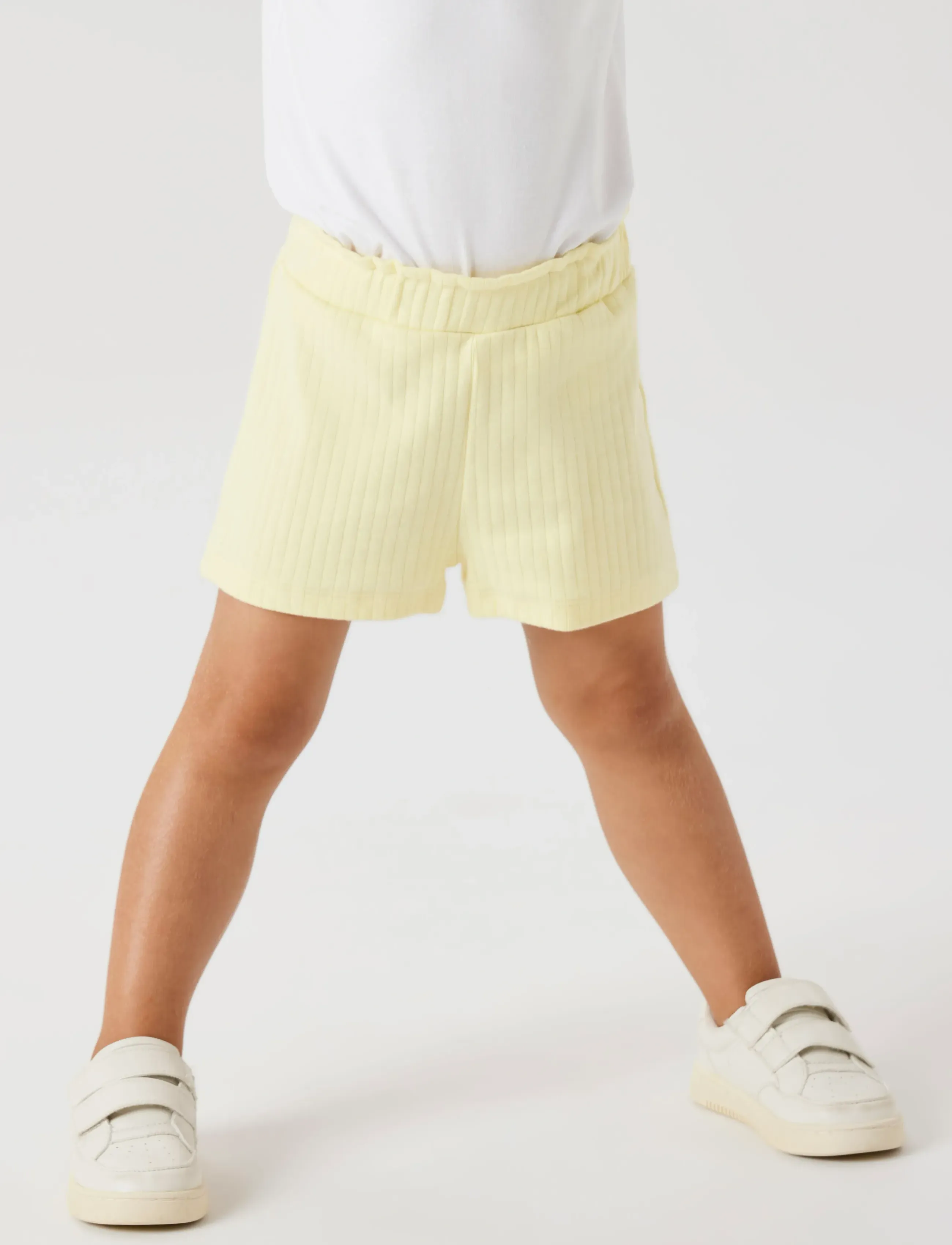 name it - NMFSURAJALI SHORTS NOOS - lühikesed vabaajapüksid - pastel yellow - 2