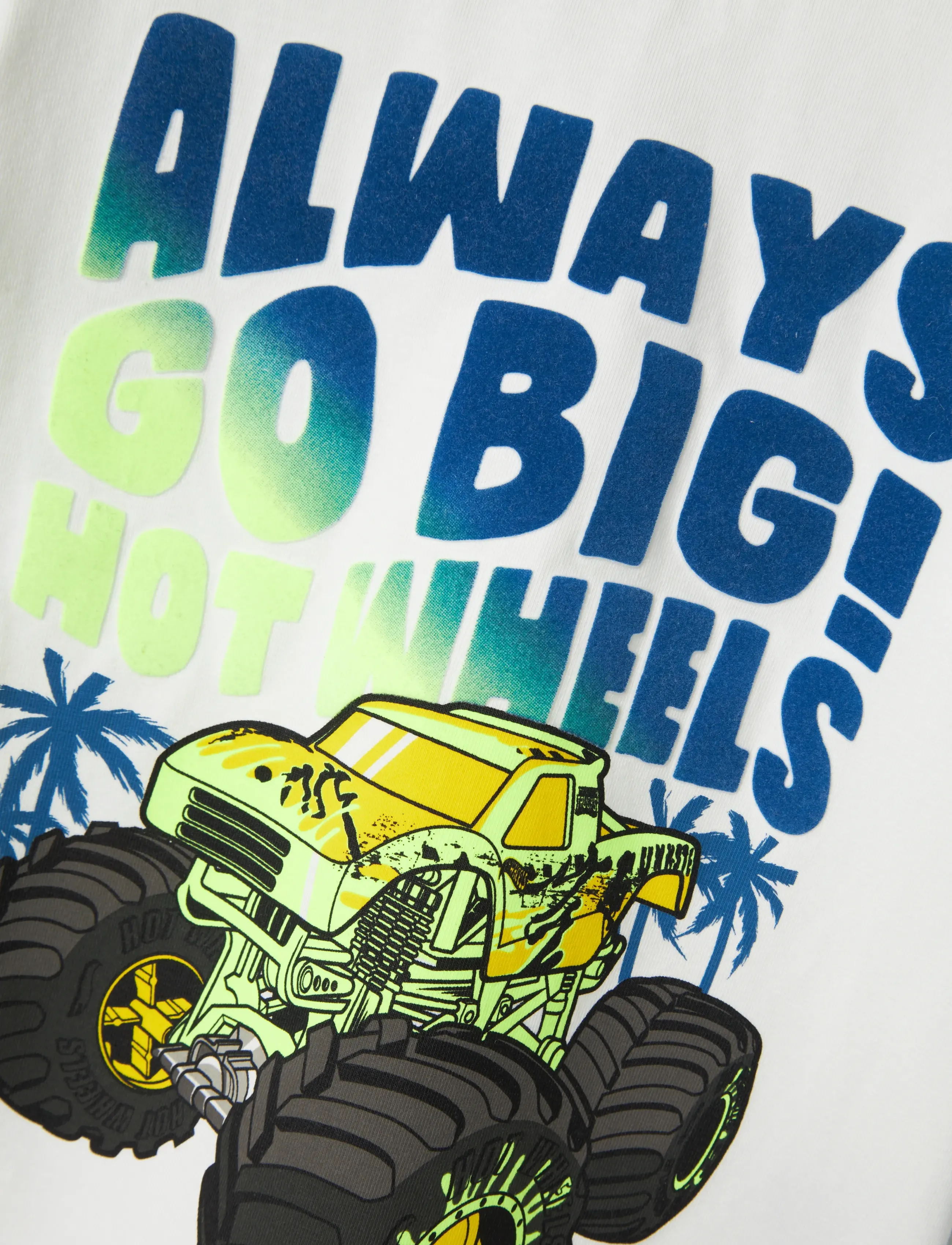 name it - NMMMORAT HOTWHEELS SS TOP BOX SKY - short-sleeved t-shirts - cloud dancer - 2