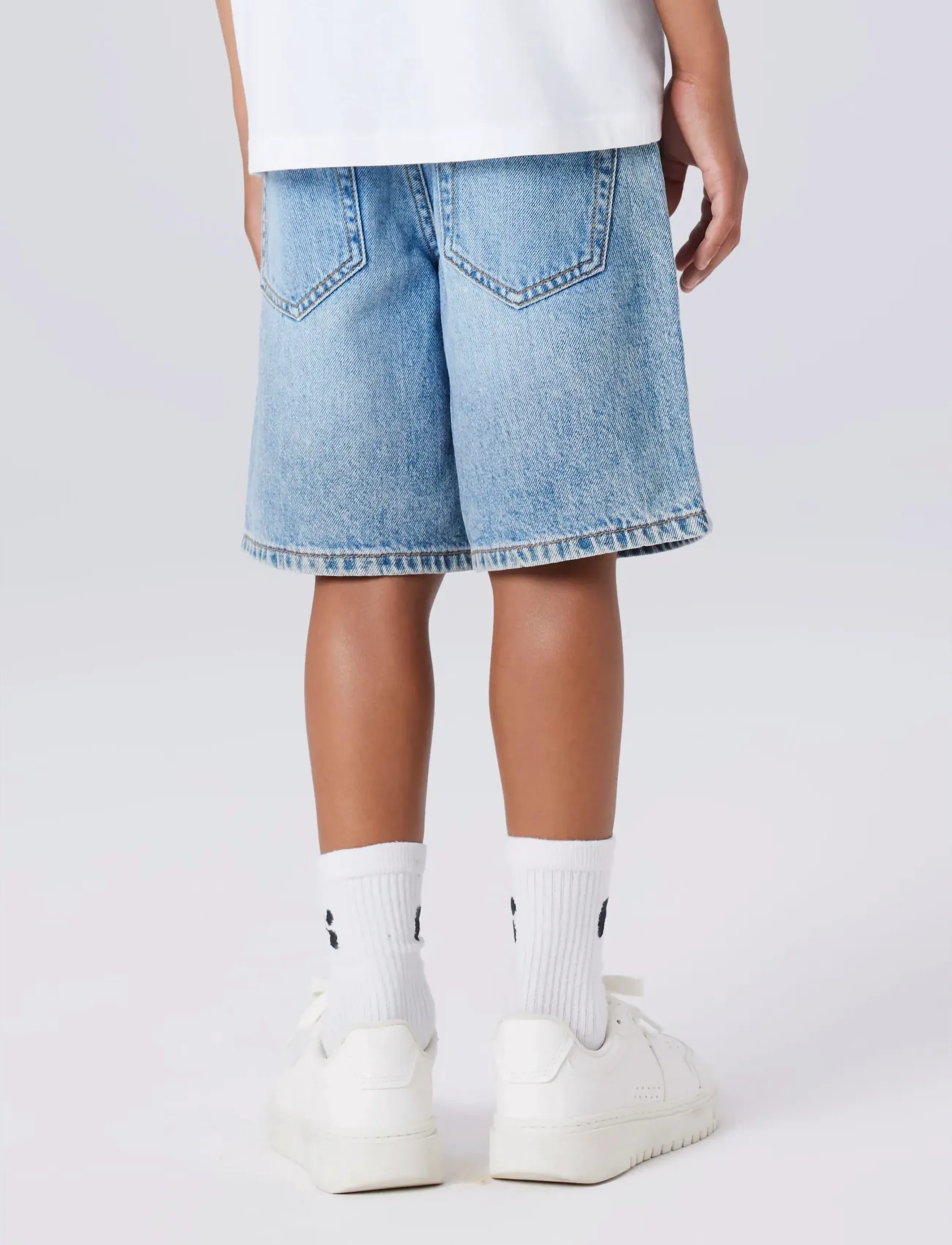 name it - NKMRYAN REG L DNM SHORTS 6750-DM NOOS - denimshorts - light blue bleached denim - 2