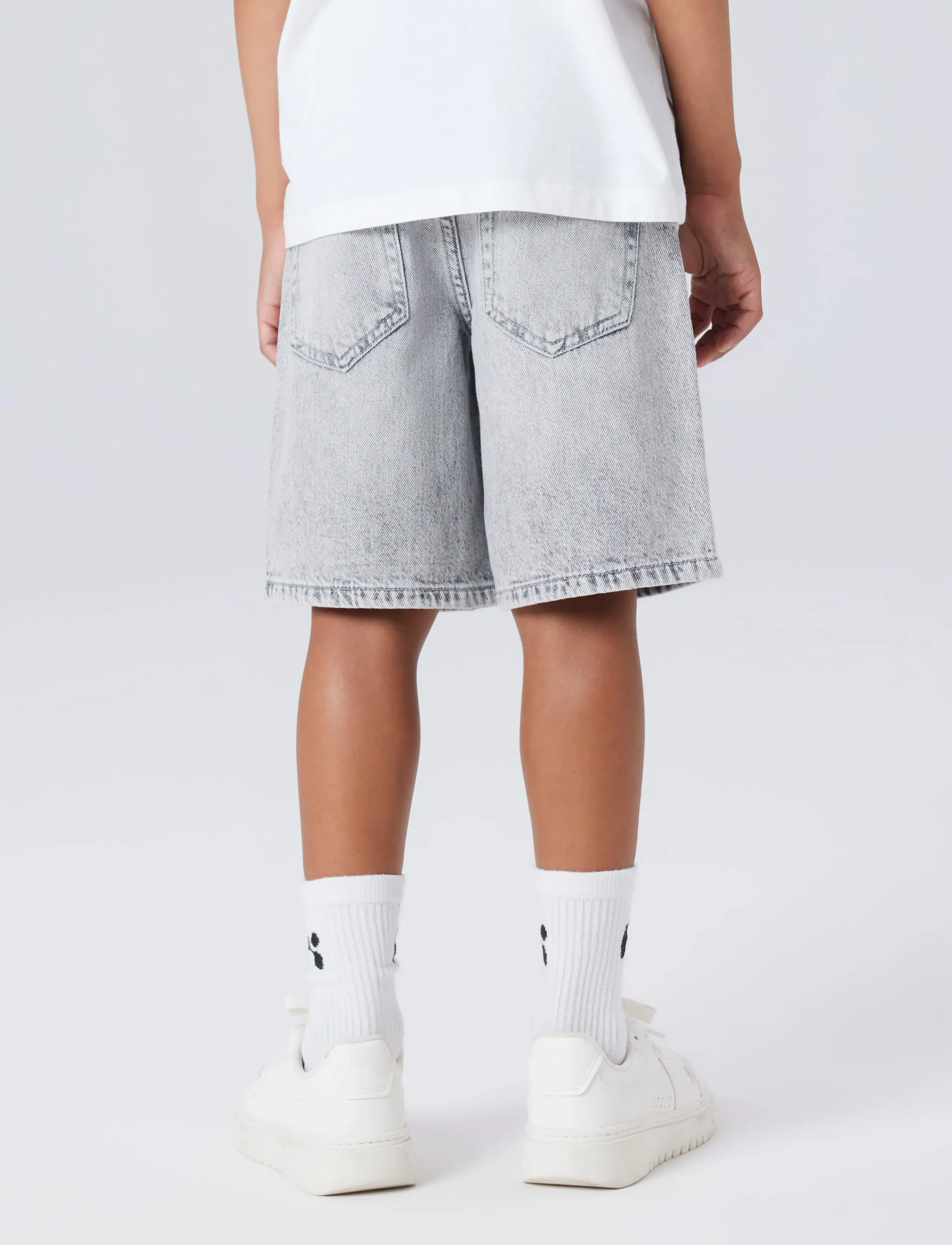 name it - NKMRYAN REG L DNM SHORTS 6750-DM NOOS - denimshorts - grey denim - 3