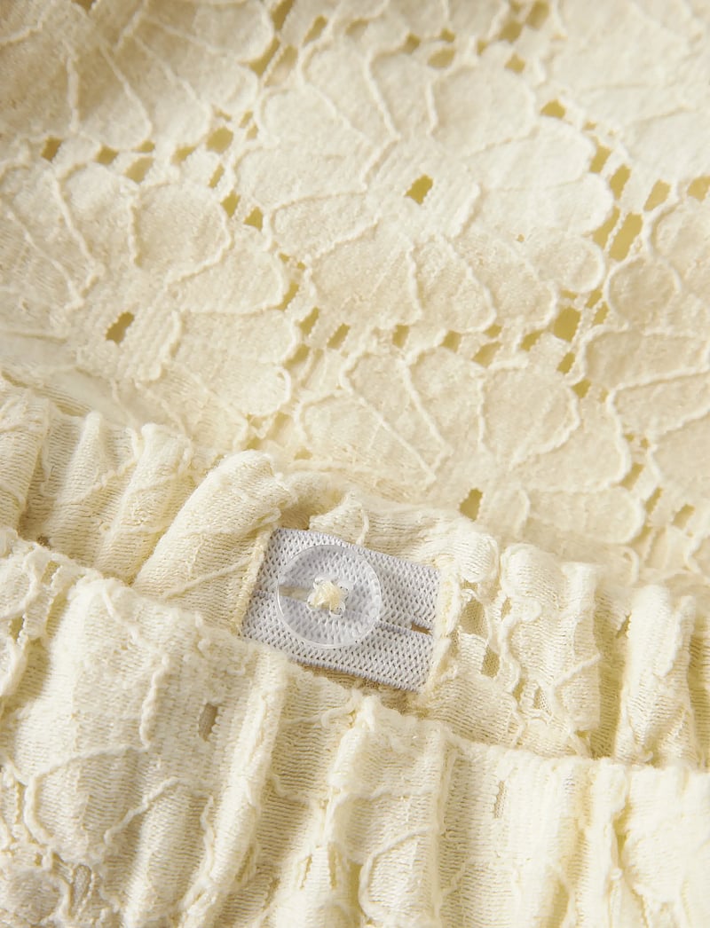 name it - NKFFETILLE SHORTS - casual shorts - pear sorbet - 2