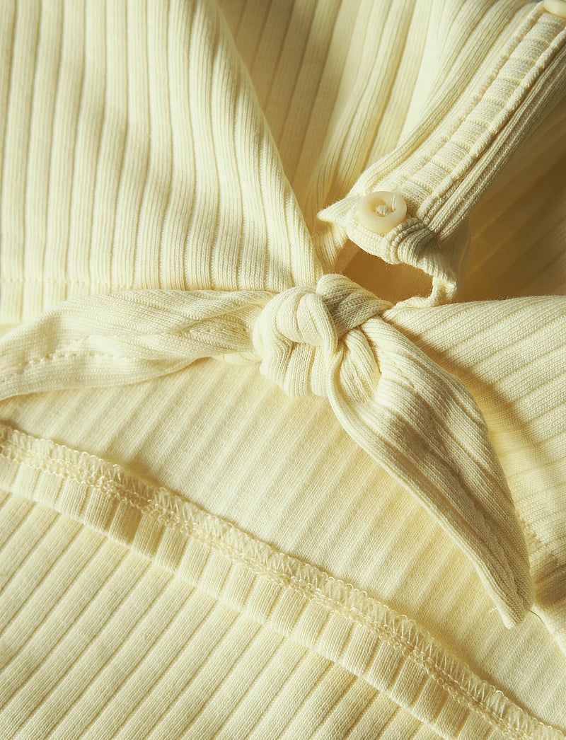 name it - NMFFSAND SS SHORT TOP - kurzärmelige - pastel yellow - 2