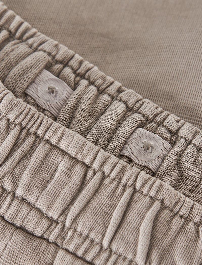 name it - NKMFANDEL SWEAT SHORTS UNB NOOS - sweatshorts - vintage khaki - 2