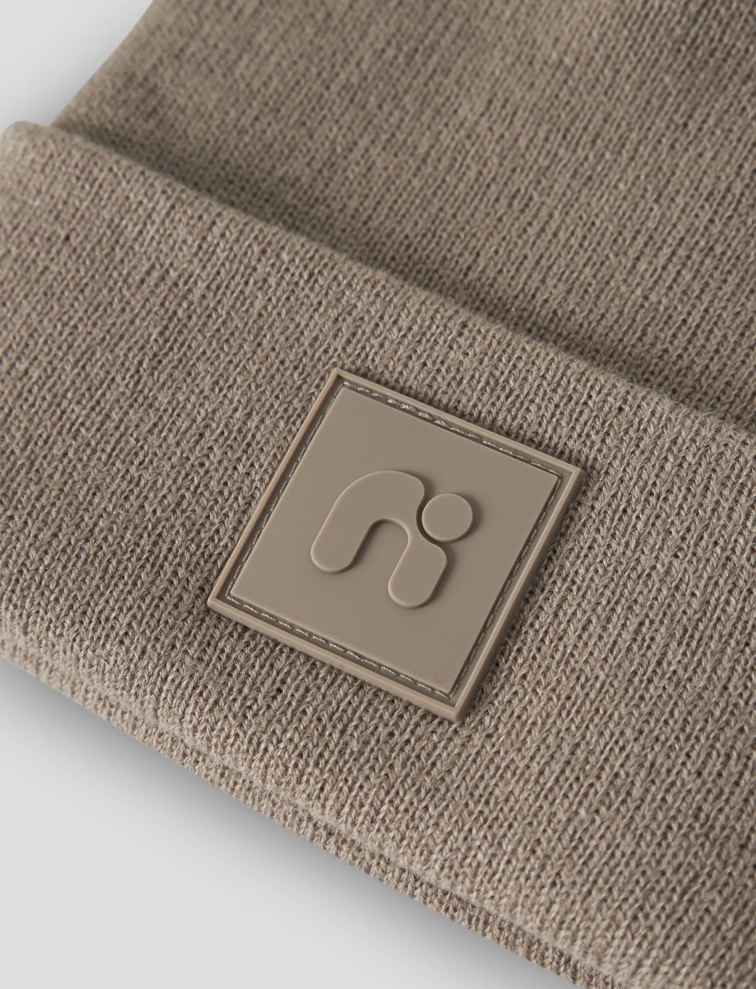 name it - NMNMALIK KNIT BEANIE BADGE1 - beanies - silver mink - 3