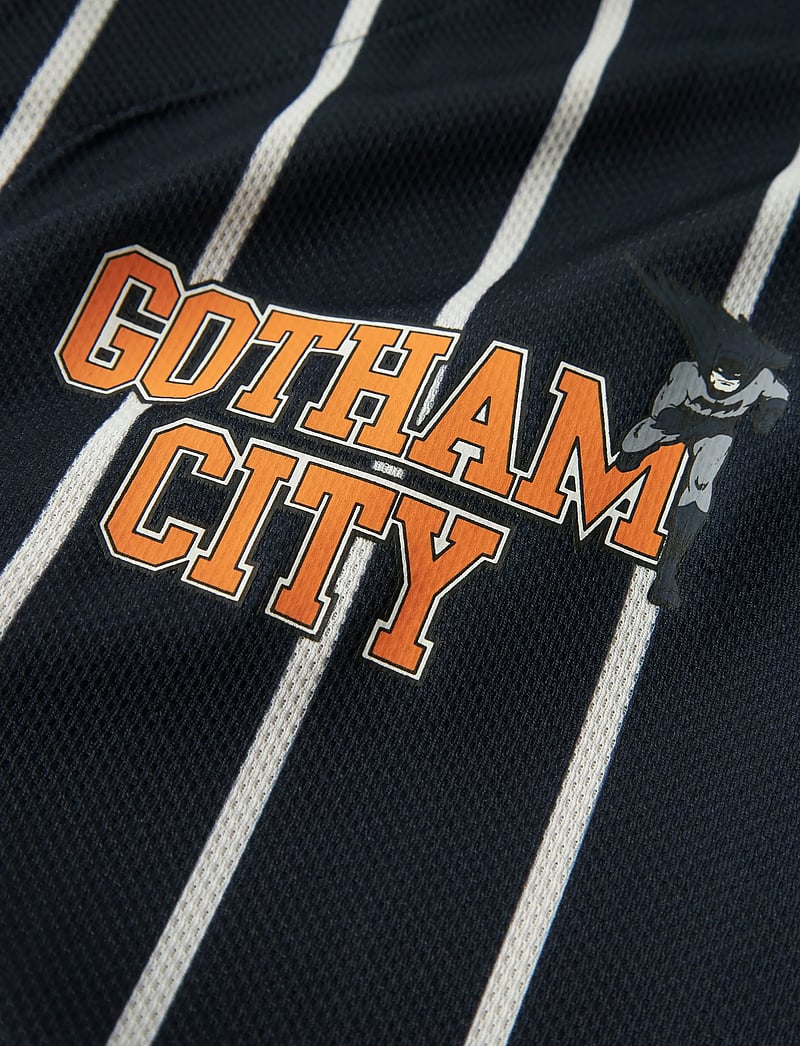 name it - NKMAKASH BATMAN SS NREG POLY SHIRT WAB - kurzärmelige - navy blazer - 3