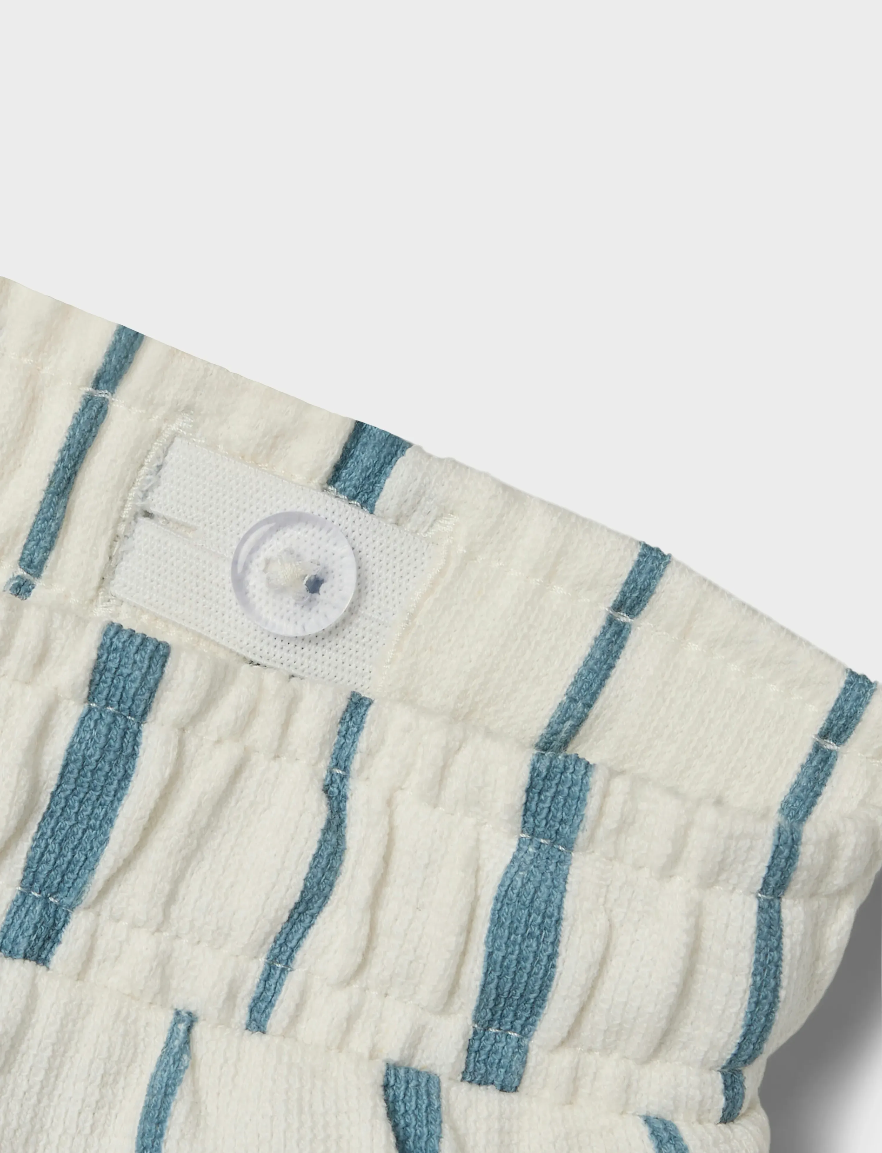 name it - NMMFIGARO SHORTS - white alyssum - 3