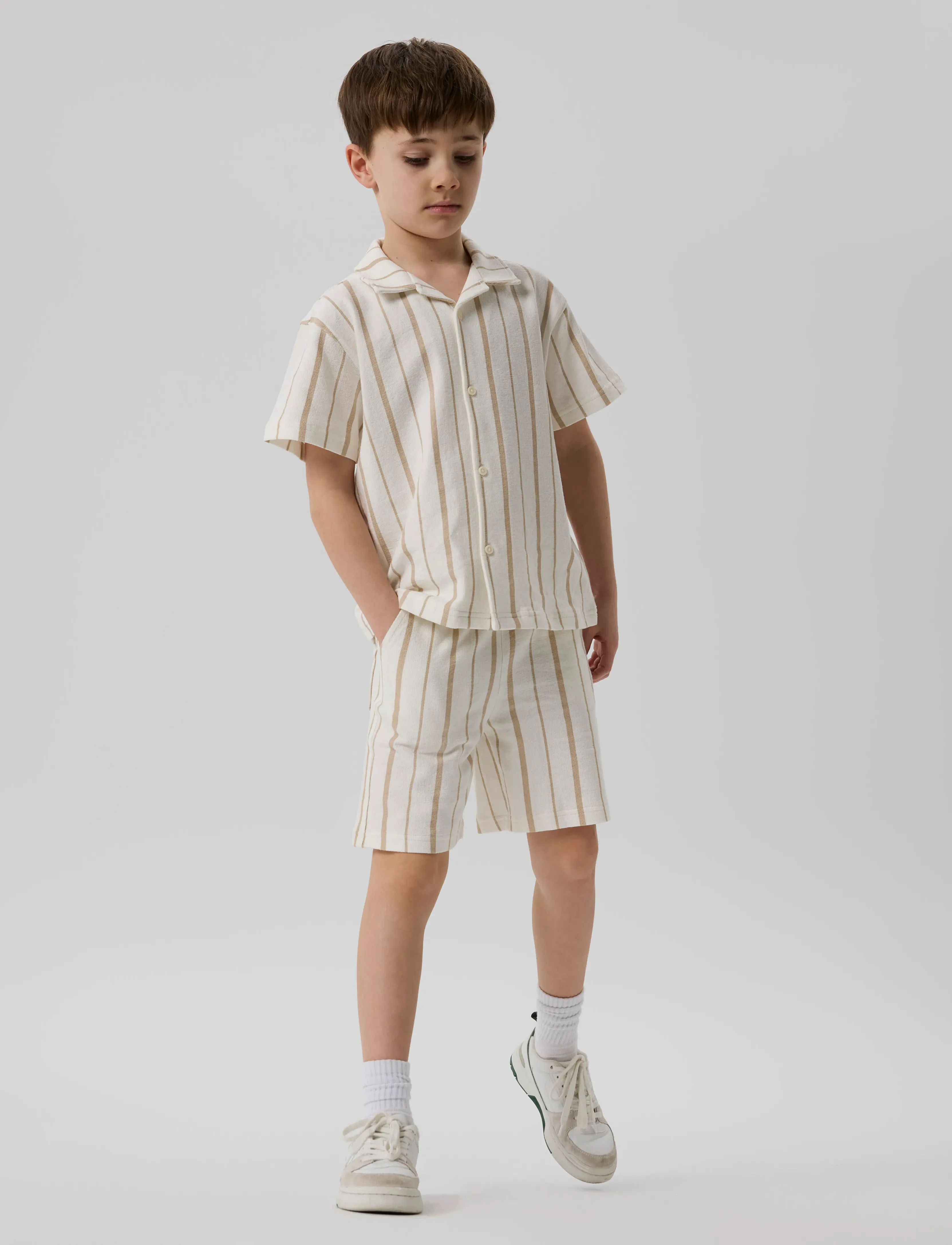 name it NKMFIGARO SHORTS - Shorts - JET STREAM / white