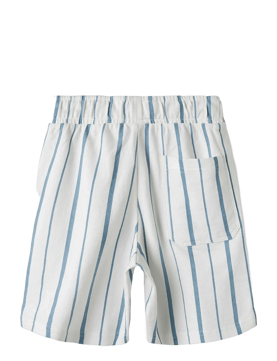 name it - NKMFIGARO SHORTS - vabaaja lühikesed püksid - white alyssum - 1