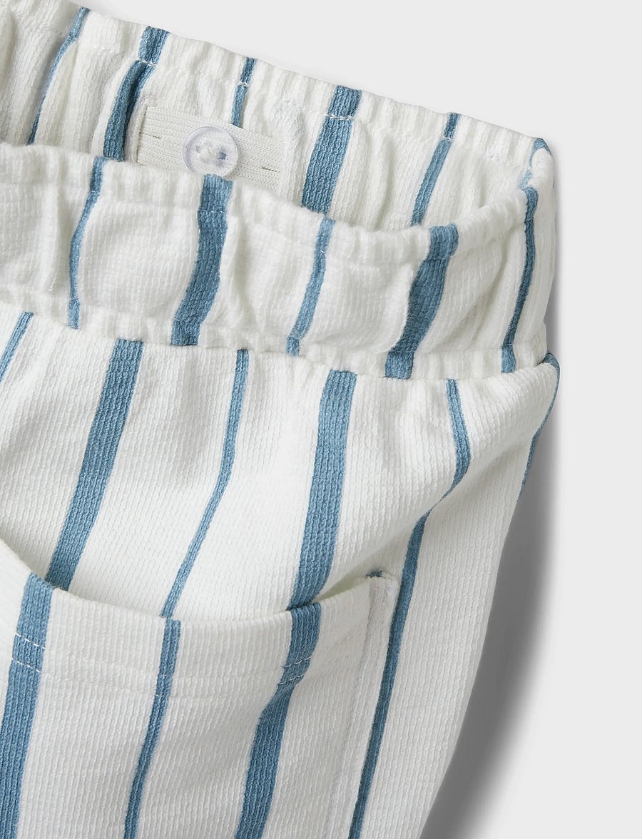 name it - NKMFIGARO SHORTS - vabaaja lühikesed püksid - white alyssum - 2