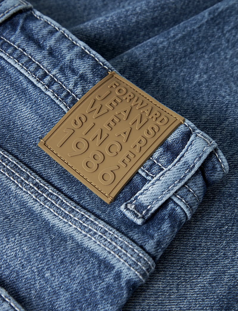 name it - NKMRYAN STRAIGHT JEANS 8050-AZ NOOS - alt laienevad teksad - medium blue denim - 5