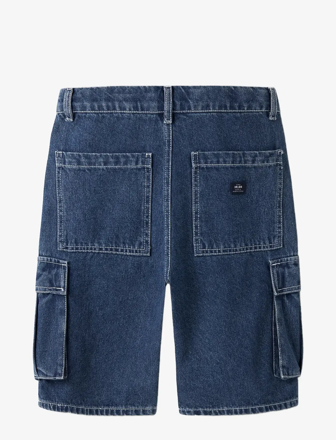 name it - NKMBEN SK DNM CARGO BERMUDA 2800-IM - cargo shorts - dark blue denim - 1