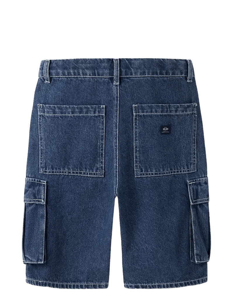 name it - NKMBEN SK DNM CARGO BERMUDA 2800-IM - cargo shorts - dark blue denim - 1