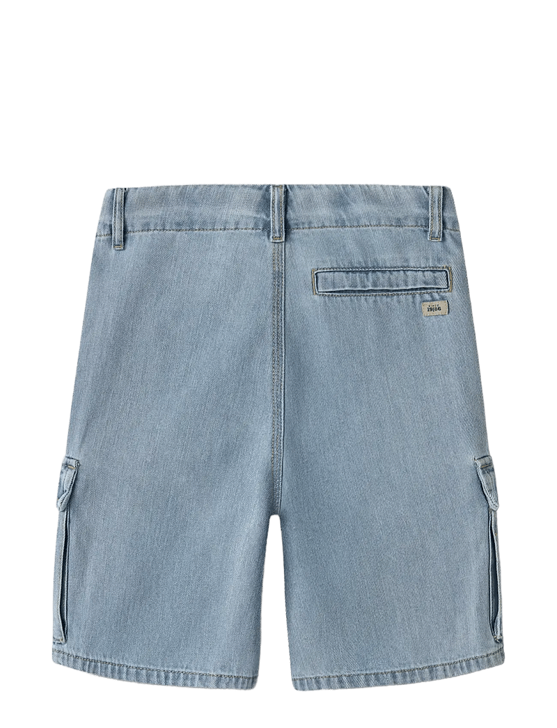 name it - NKMRYAN L DNM CARGO SHORTS 8250-OZ - cargo shorts - light blue denim - 1