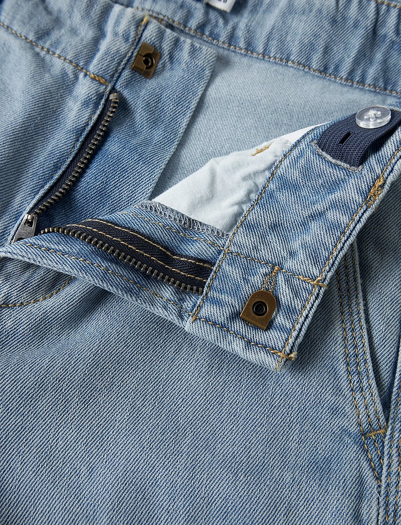 name it - NKMRYAN L DNM CARGO SHORTS 8250-OZ - cargo shorts - light blue denim - 2
