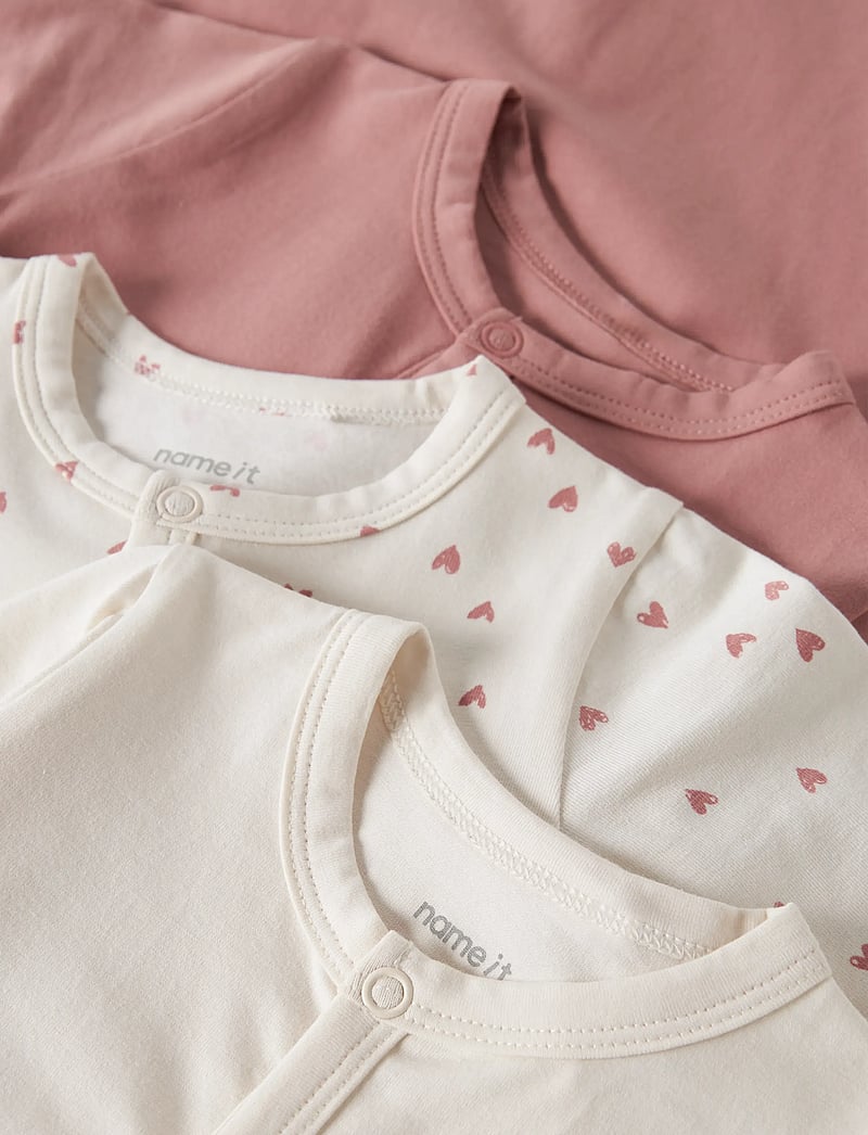 name it - NBNNIGHTSUIT 3P AOP NOOS - schlafoveralls - buttercream - 4