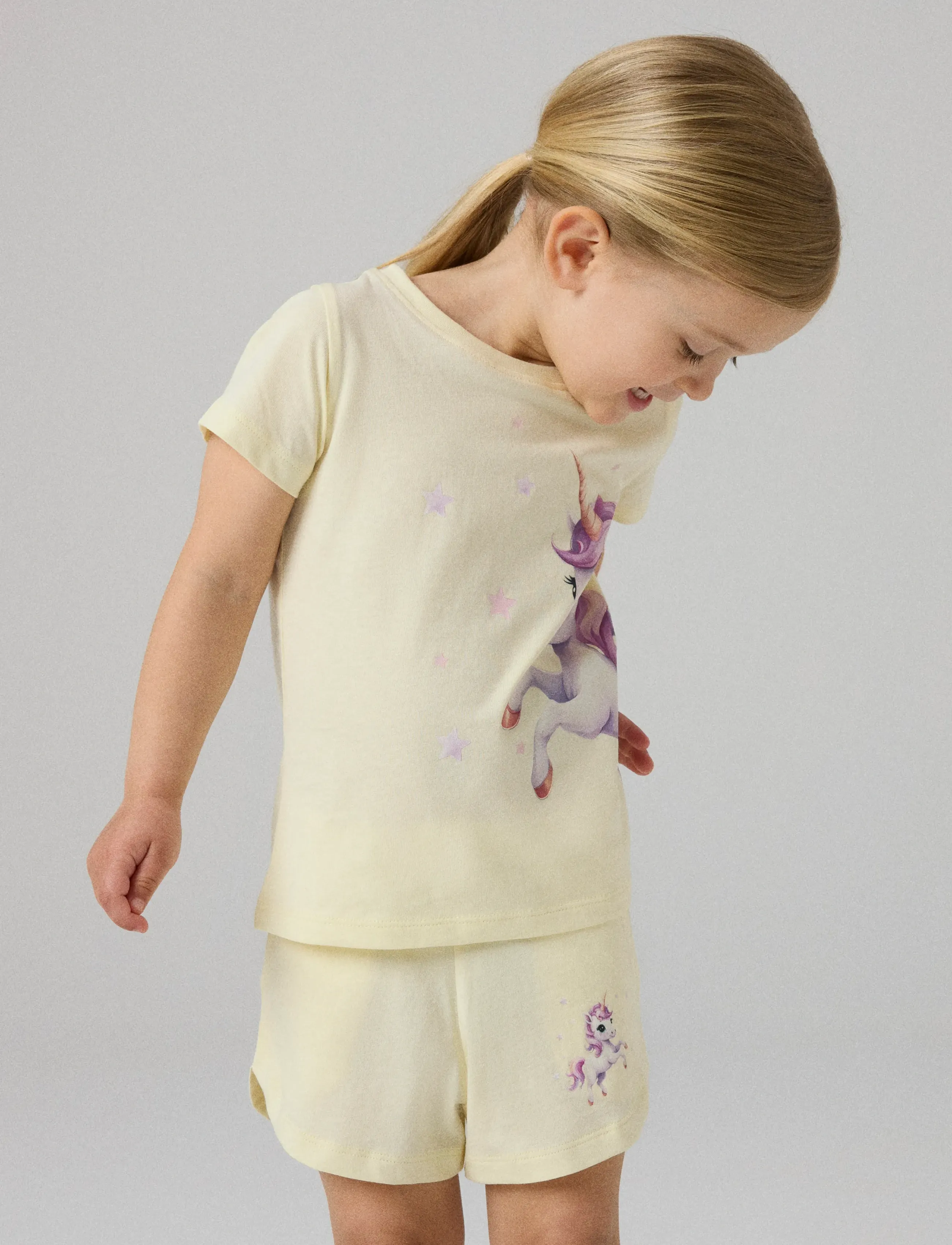 name it - NMFHELGAS SHORTS SET - sets with short-sleeved t-shirt - pear sorbet - 4