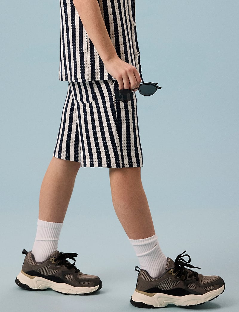 name it - NKMJAX NREG SHORTS - sweatshorts - cloud dancer - 3