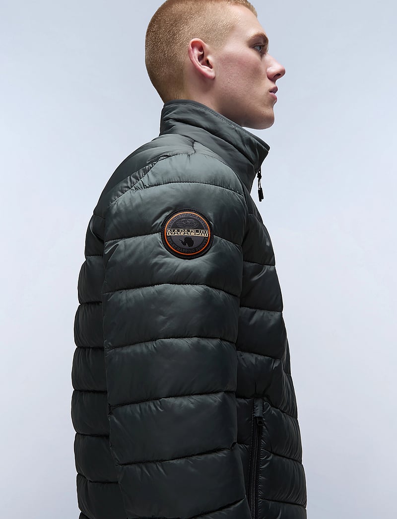 Napapijri - Aerons Puffer Jacket - talvejoped - green urban - 4