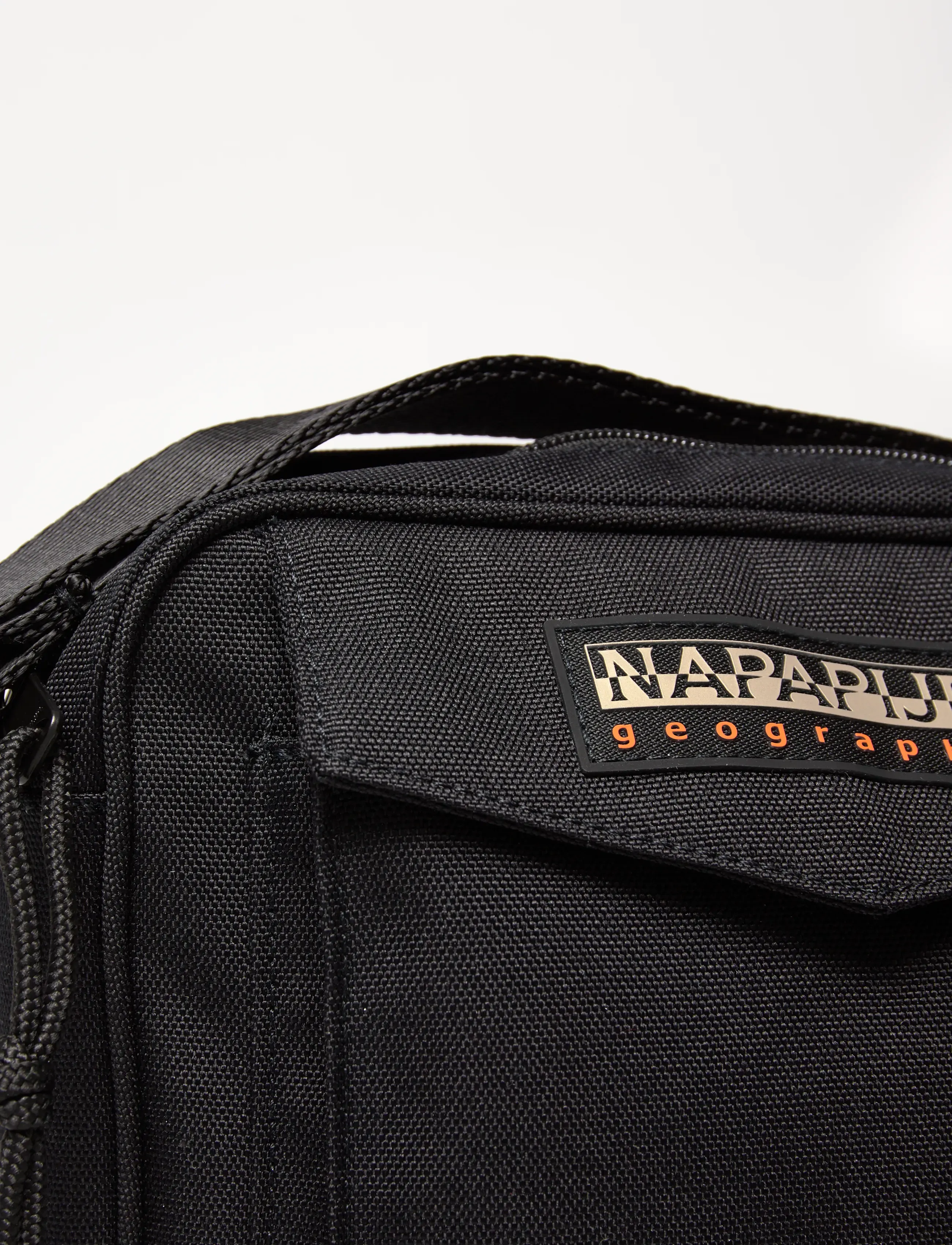 Napapijri - VOYAGE CB - crossbody bags - black beauty - 4