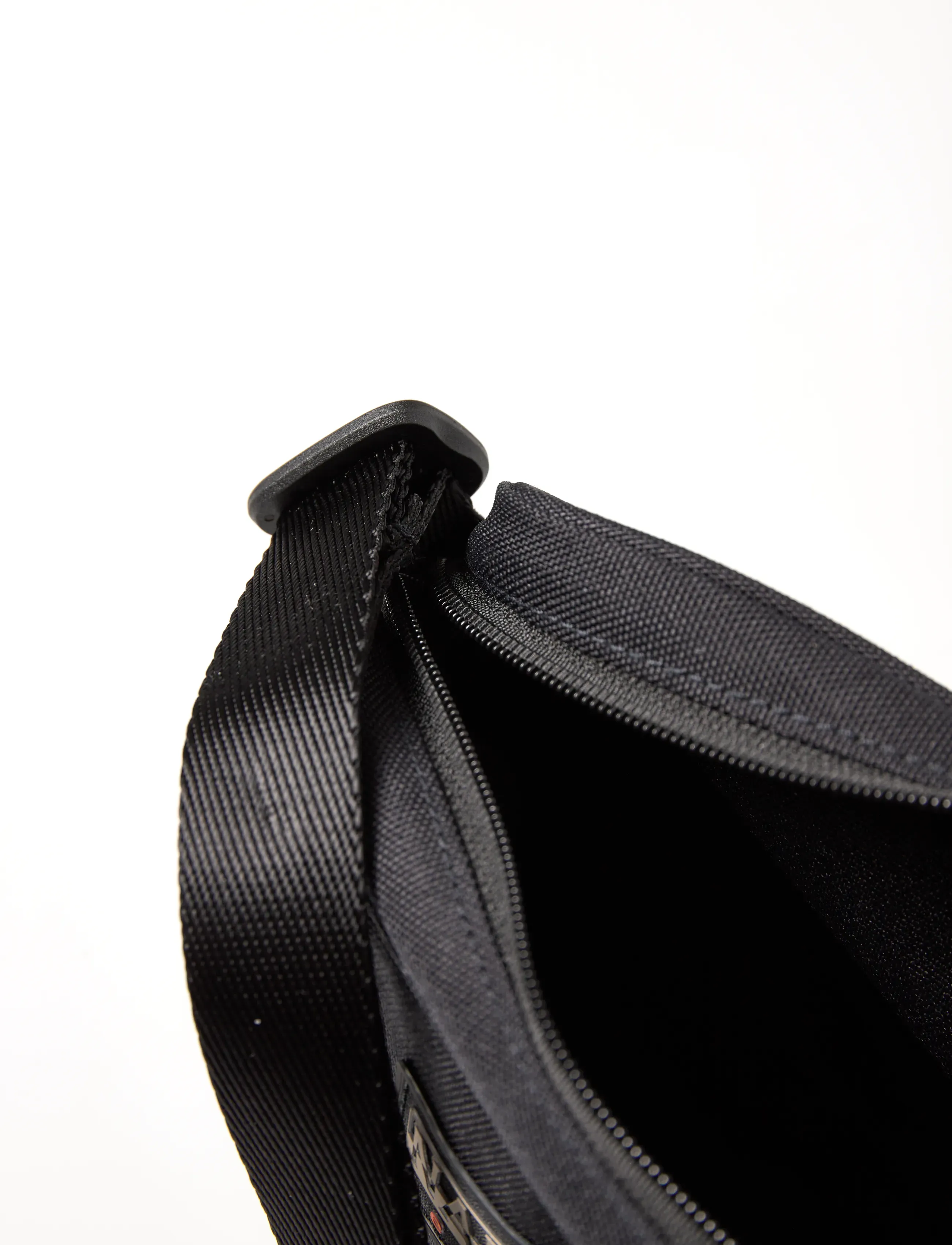 Napapijri - VOYAGE CB - crossbody bags - black beauty - 5