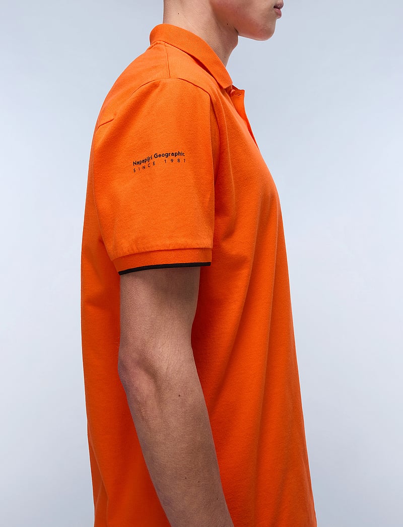 Napapijri - E-BADGE SUM - short-sleeved polos - orange red - 3