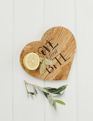 naturally med - Love at First Bite Heart Shaped Board 21cm - serving platters - brown - 2