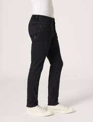 NEUW - RAY TAPERED NORTHBLK - tapered jeans - black - 4